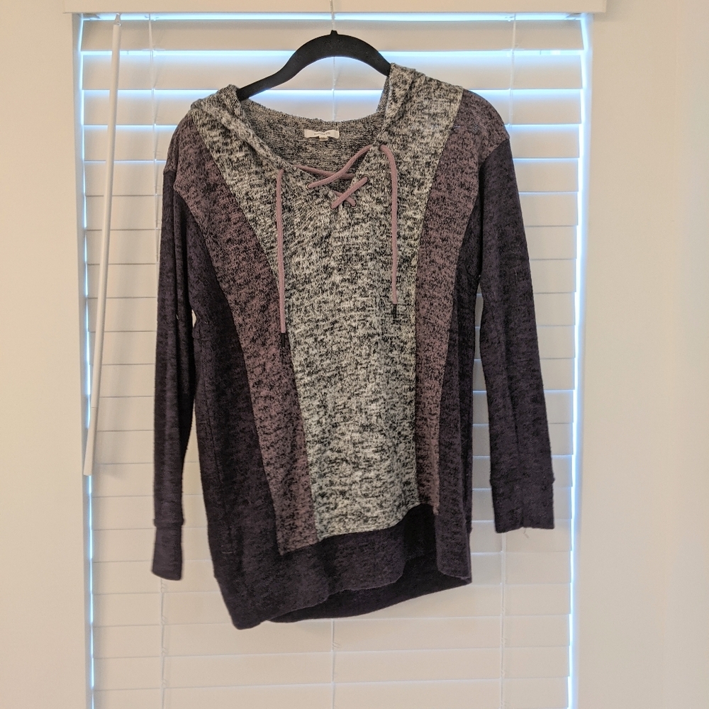 Soft and thin knit hooded sweater
